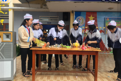 Phong trào giúp đỡ học sinh có hoàn cảnh khó khăn vươn lên trong học tập đã được nhà trường cùng các ban nghành đoàn thể quan tâm sâu sắc.